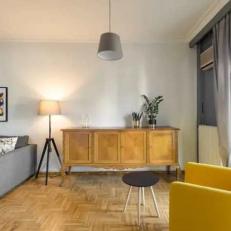 The Birds Apartment